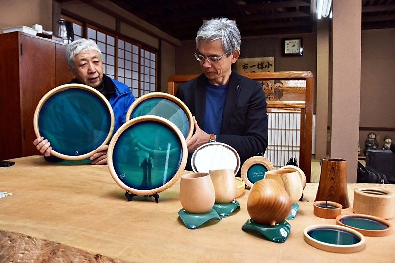 南木曽ろくろ細工とガラスが融合 木曽地域の技術を合わせ食器や雑貨に