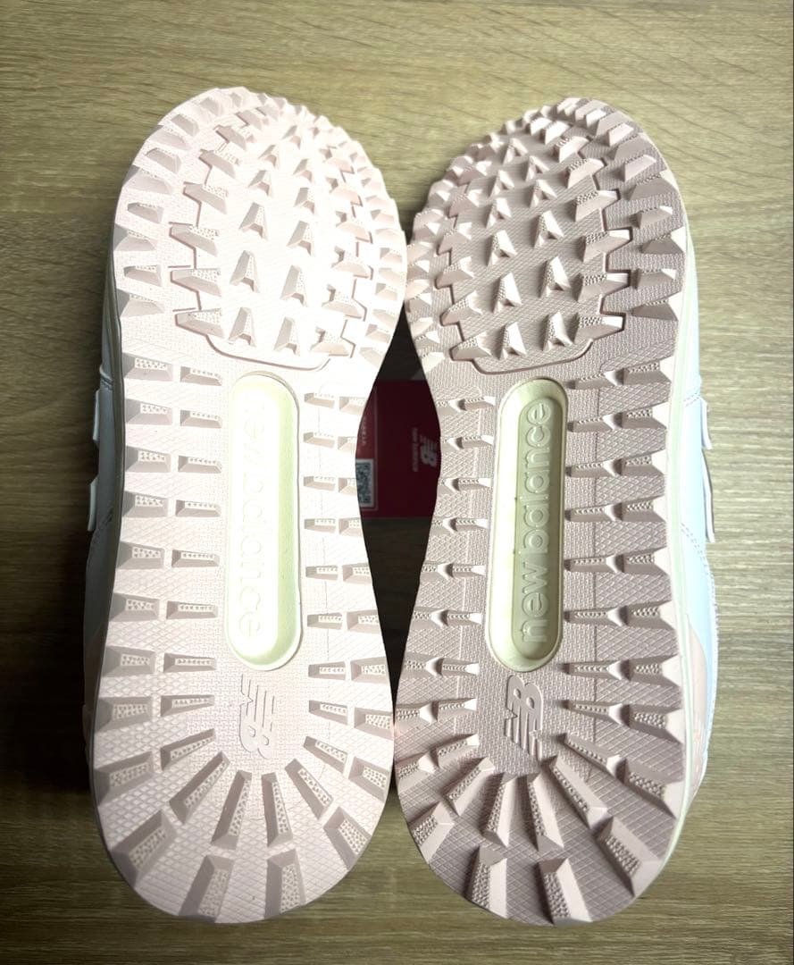 未使用 24.5cm 2Eニューバランスゴルフシューズ WGS574B3ホワイト